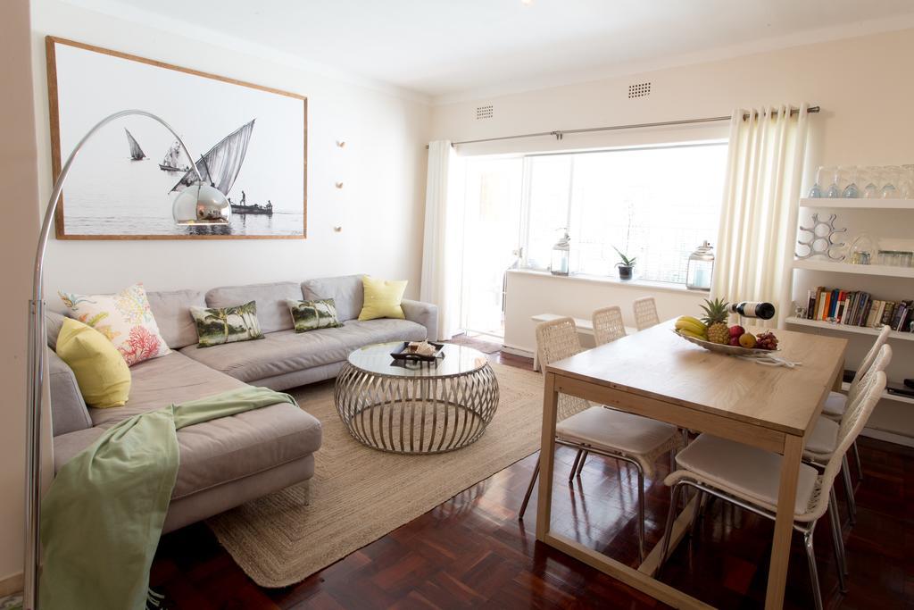 Апартаменти Caprice Camps Bay Номер фото